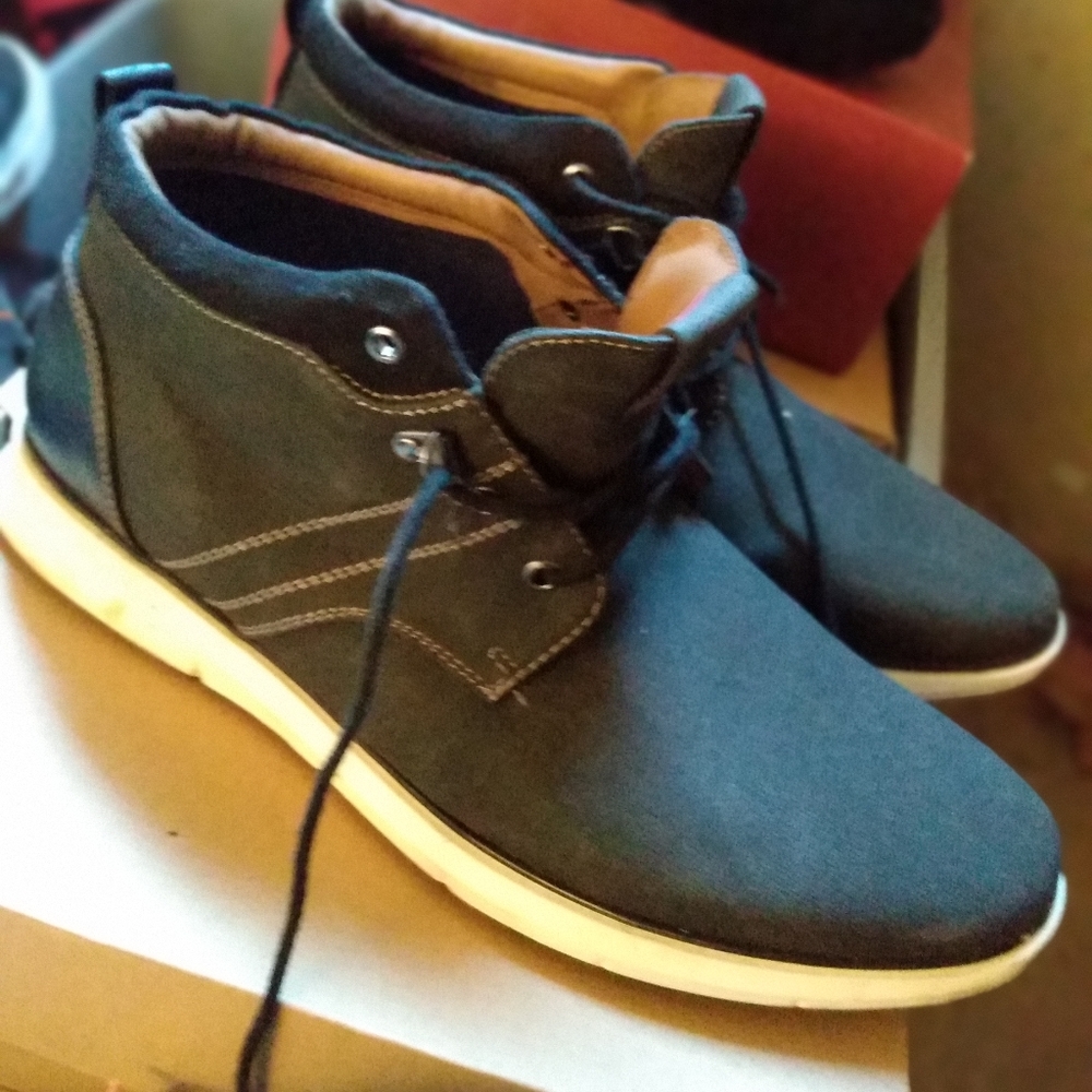 A-frame mens shoes